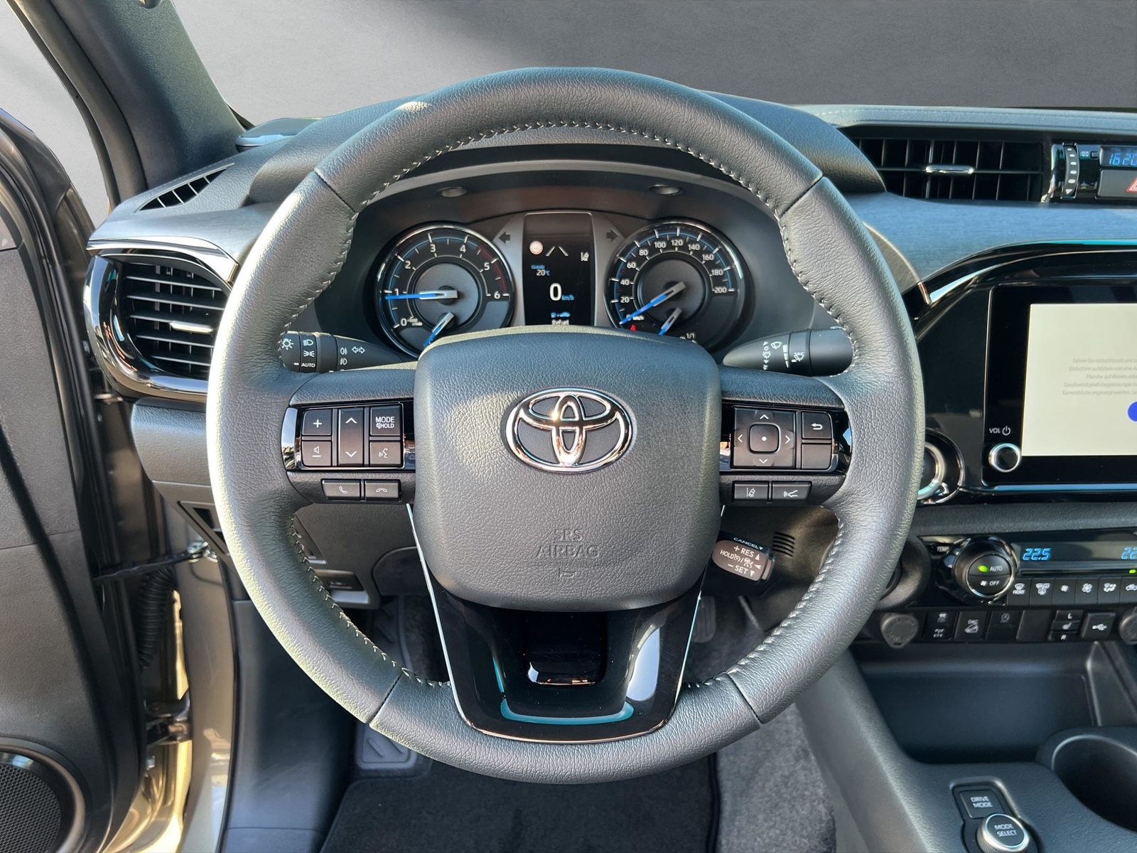 TOYOTA Hilux Double Cab.-Pick-up 2.8 D-4D MHEV 204 Invincible, Mild-Hybrid Diesel/Elektro, Neuwagen, Automatik - 5