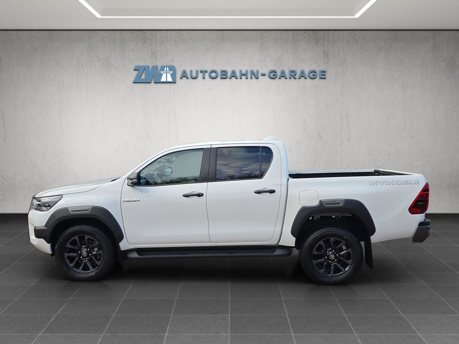 TOYOTA Hilux Double Cab.-Pick-up 2.8 D-4D MHEV 204 Invincible, Hybride Léger Diesel/Électricité, Voiture nouvelle, Automatique - 2