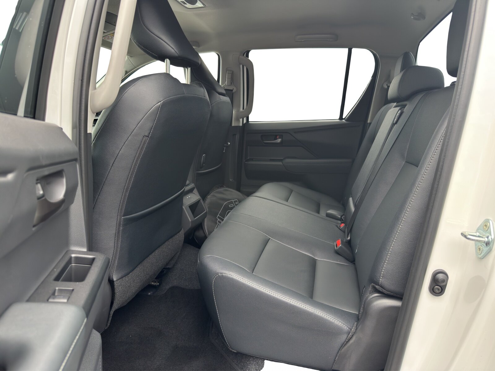 TOYOTA Hilux Double Cab.-Pick-up 59KWh Style, Elektro, Neuwagen, Automatik - 6
