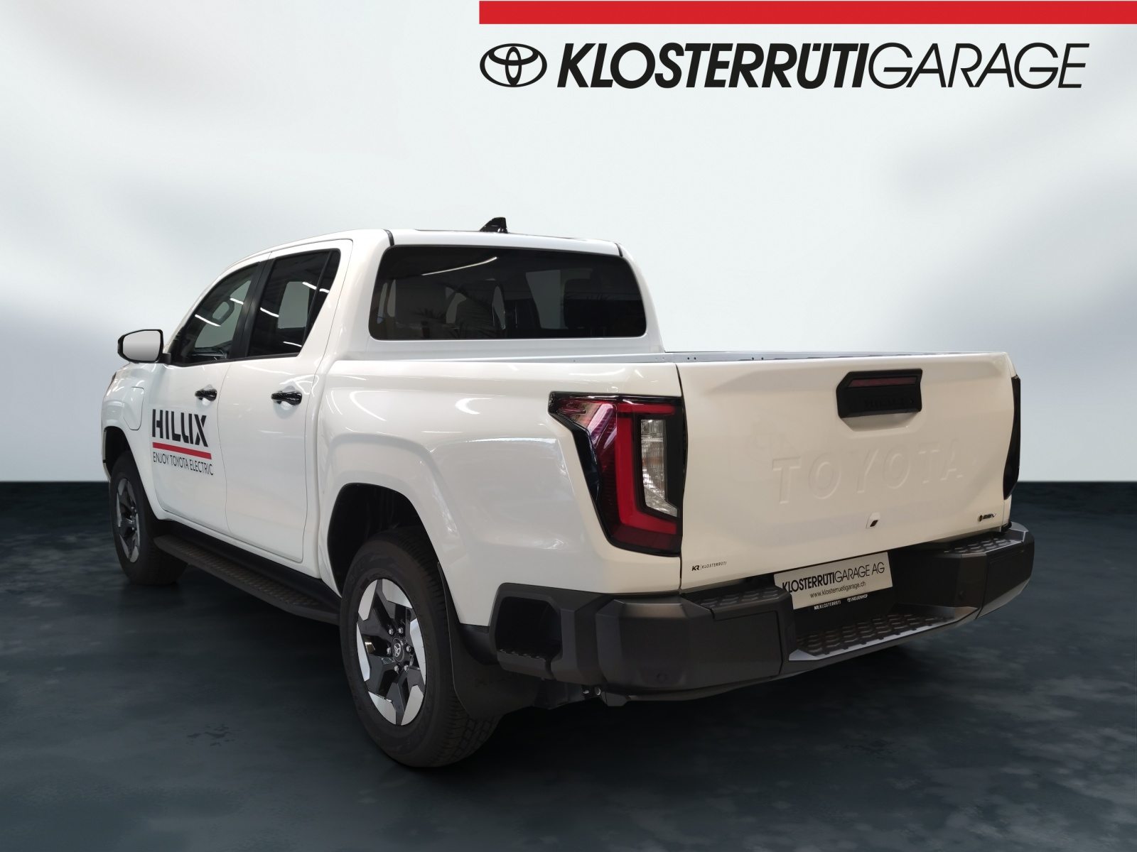 TOYOTA Hilux Double Cab.-Pick-up 59KWh Style, Electric, New car, Automatic - 4