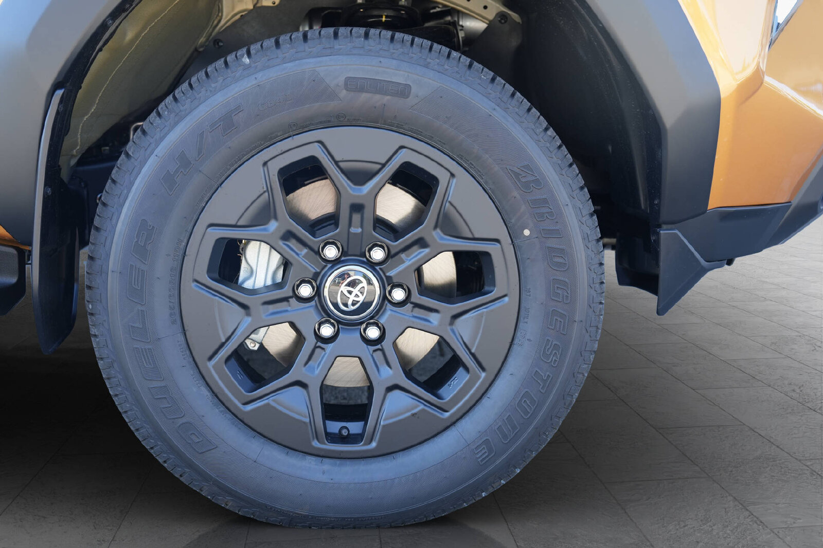 TOYOTA Hilux Double Cab.-Pick-up 2.8 D-4D MHEV 204 Invincible, Hybride Leggero Diesel/Elettrica, Auto nuove, Automatico - 6