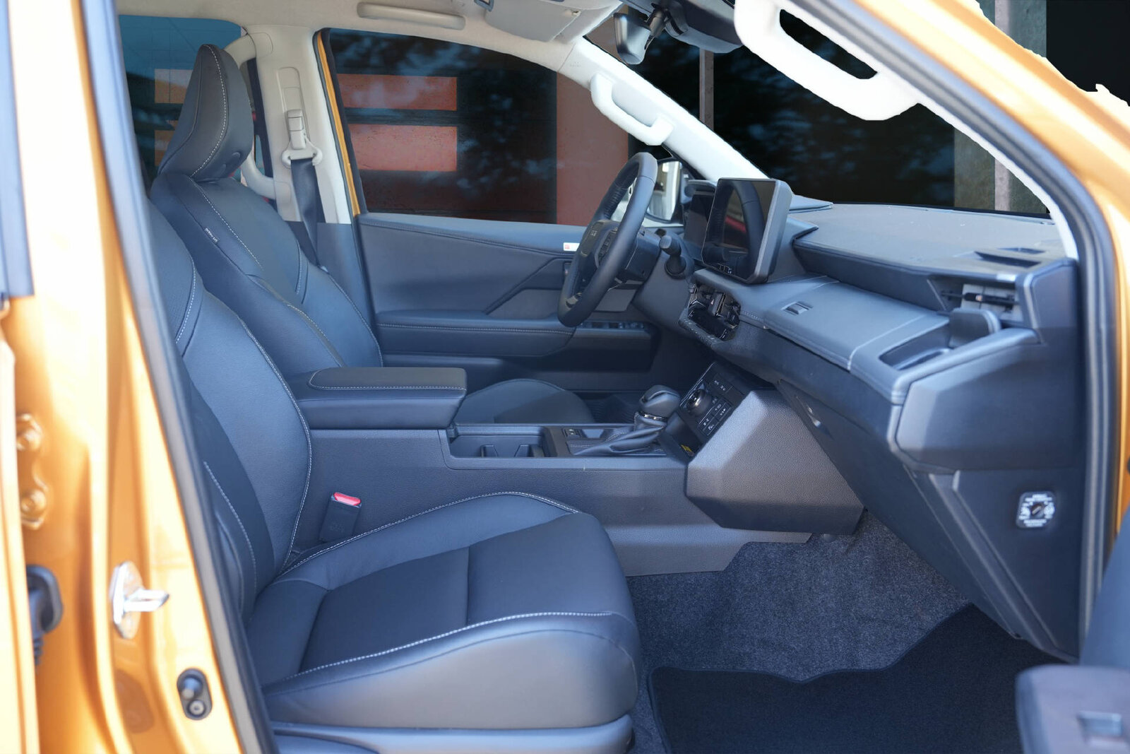 TOYOTA Hilux Double Cab.-Pick-up 2.8 D-4D MHEV 204 Invincible, Hybride Leggero Diesel/Elettrica, Auto nuove, Automatico - 7