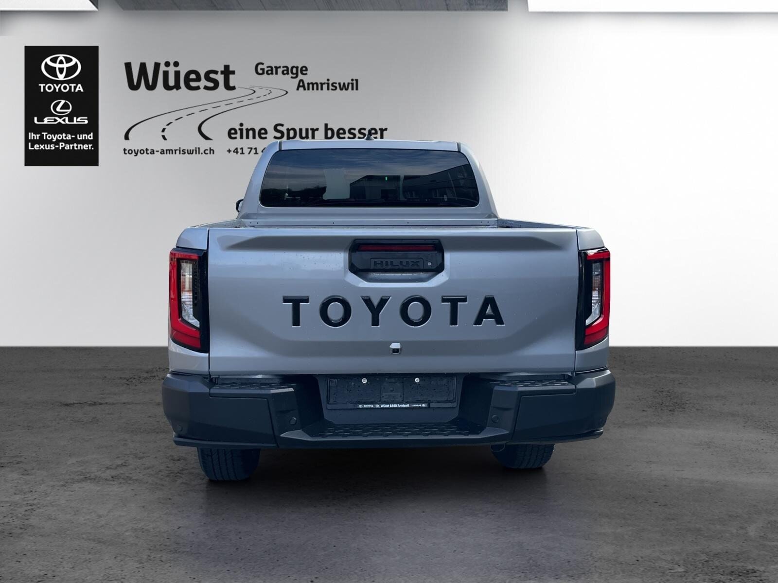 TOYOTA Hilux Double Cab.-Pick-up 2.8 D-4D MHEV 204 Invincible, Mild-Hybrid Diesel/Electric, New car, Automatic - 4