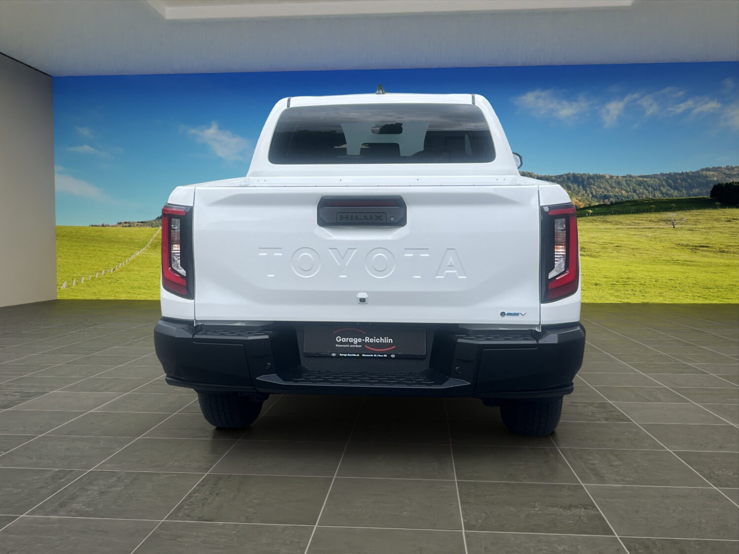 TOYOTA Hilux Double Cab.-Pick-up 59KWh Style, Electric, New car, Automatic - 4