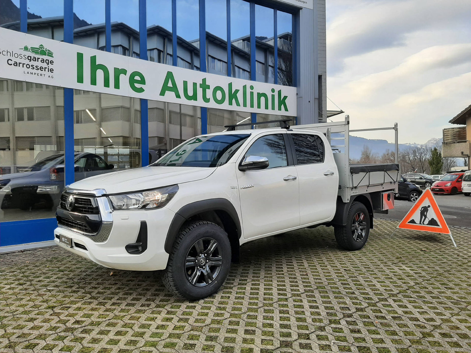 TOYOTA Hilux Double Cab.-Pick-up 2.8 D-4D MHEV Style, Hybride Léger Diesel/Électricité, Occasion / Utilisé, Automatique - 2