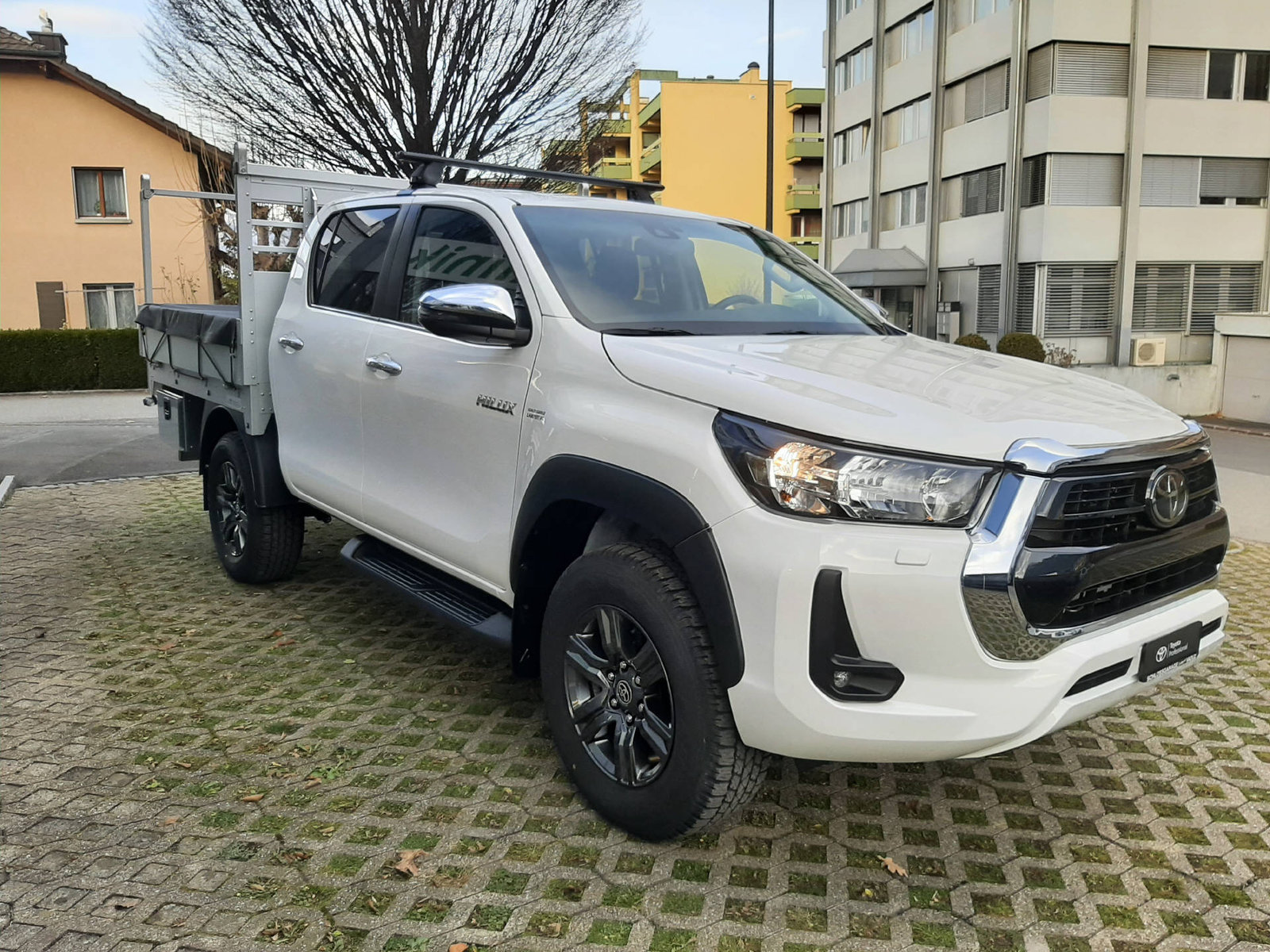 TOYOTA Hilux Double Cab.-Pick-up 2.8 D-4D MHEV Style, Hybride Léger Diesel/Électricité, Occasion / Utilisé, Automatique - 4