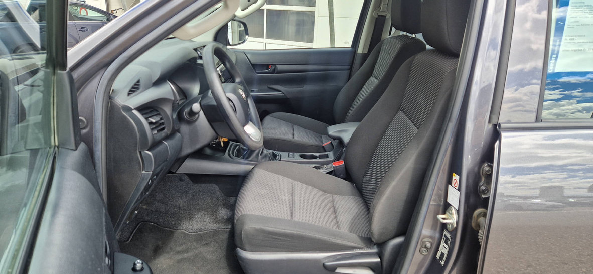 TOYOTA Hilux Double Cab.-Pick-up 2.4 D-4D 150 Luna, Diesel, Occasioni / Usate, Manuale - 4
