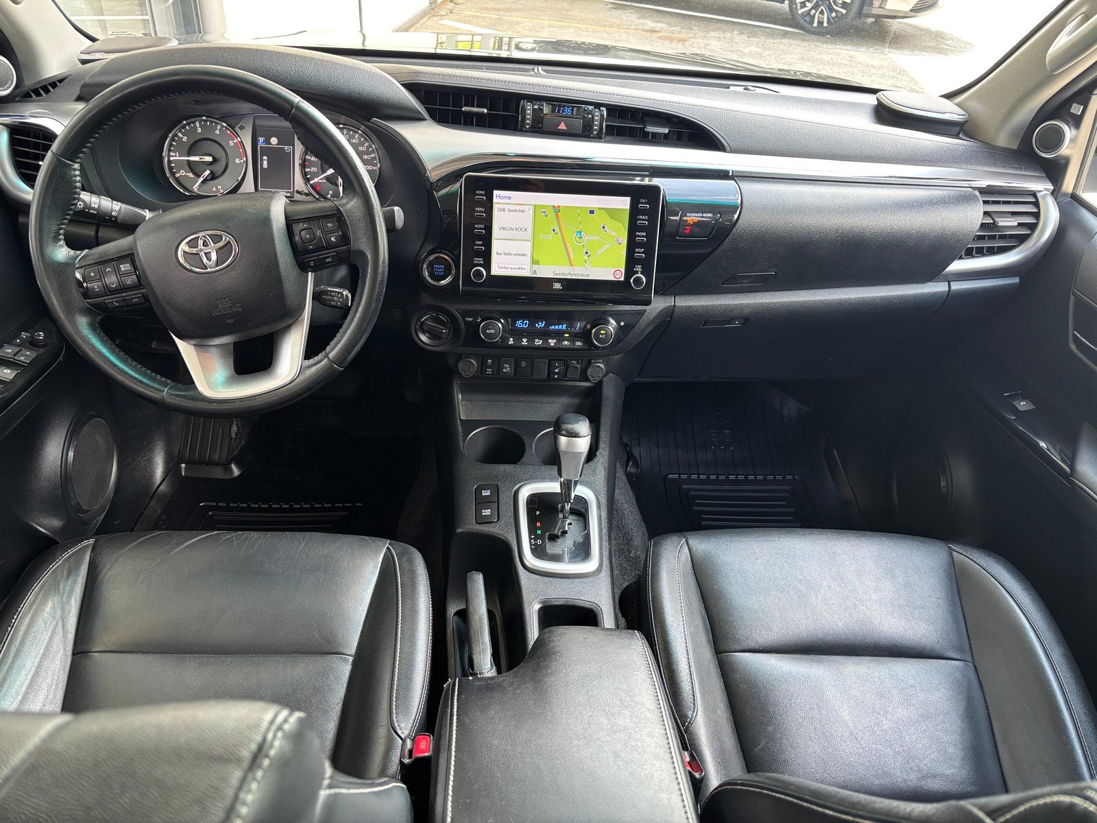 TOYOTA Hilux 2.8D 204PS Premium, Diesel, Occasion / Gebraucht, Automatik - 7