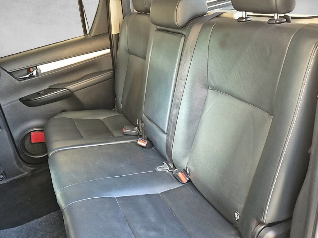TOYOTA Hi-Lux Double Cab.-Pick-up 2.4 D-4D 150 Sol Premium, Diesel, Occasion / Gebraucht, Handschaltung - 5