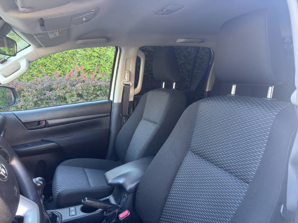 TOYOTA Hilux Double Cab.-Pick-up 2.4 D-4D 150 Luna, Diesel, Second hand / Used, Manual - 7