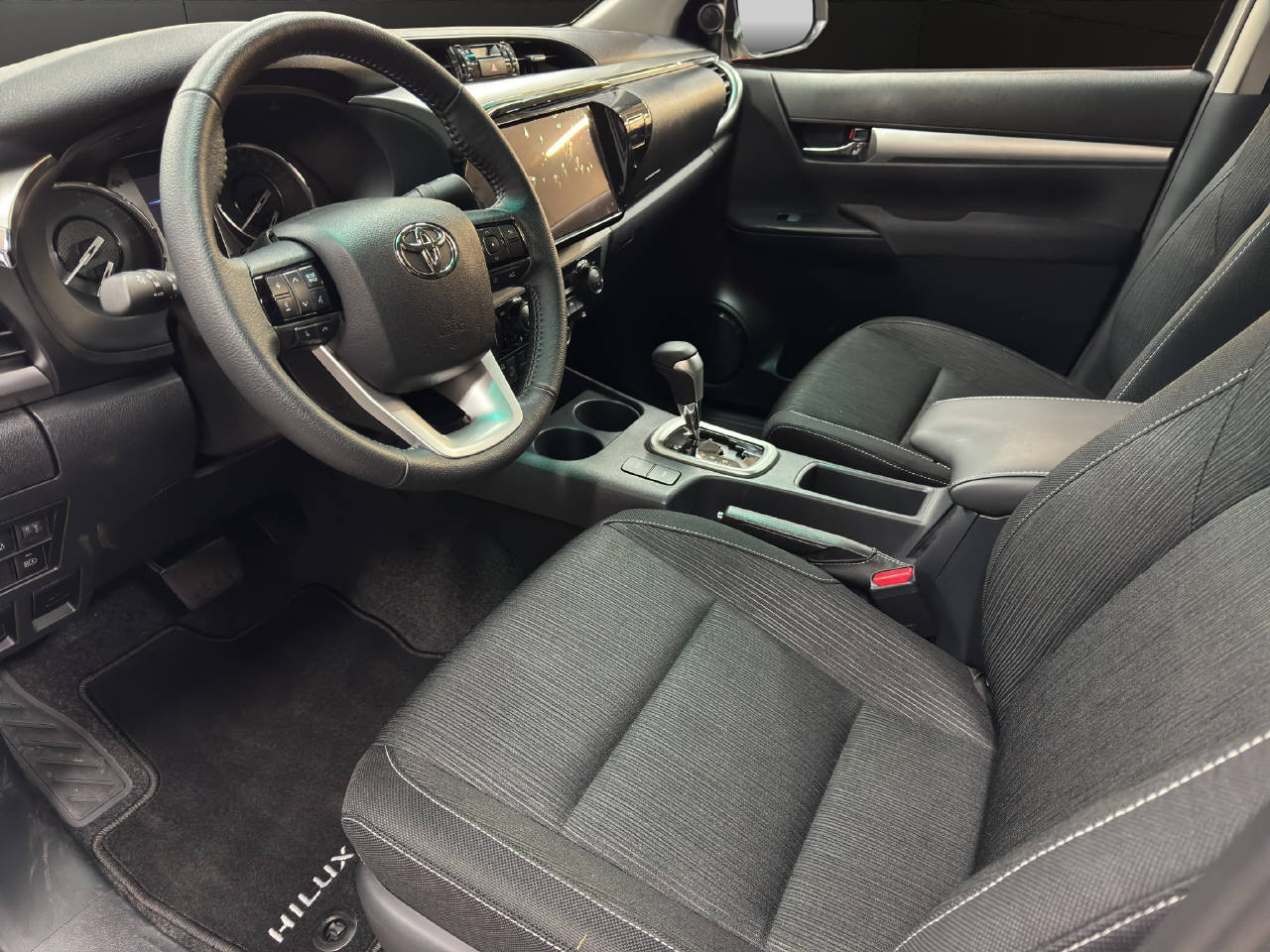 TOYOTA Hilux Double Cab.-Pick-up 2.4 D-4D 150 Style, Diesel, Vorführwagen, Automatik - 5