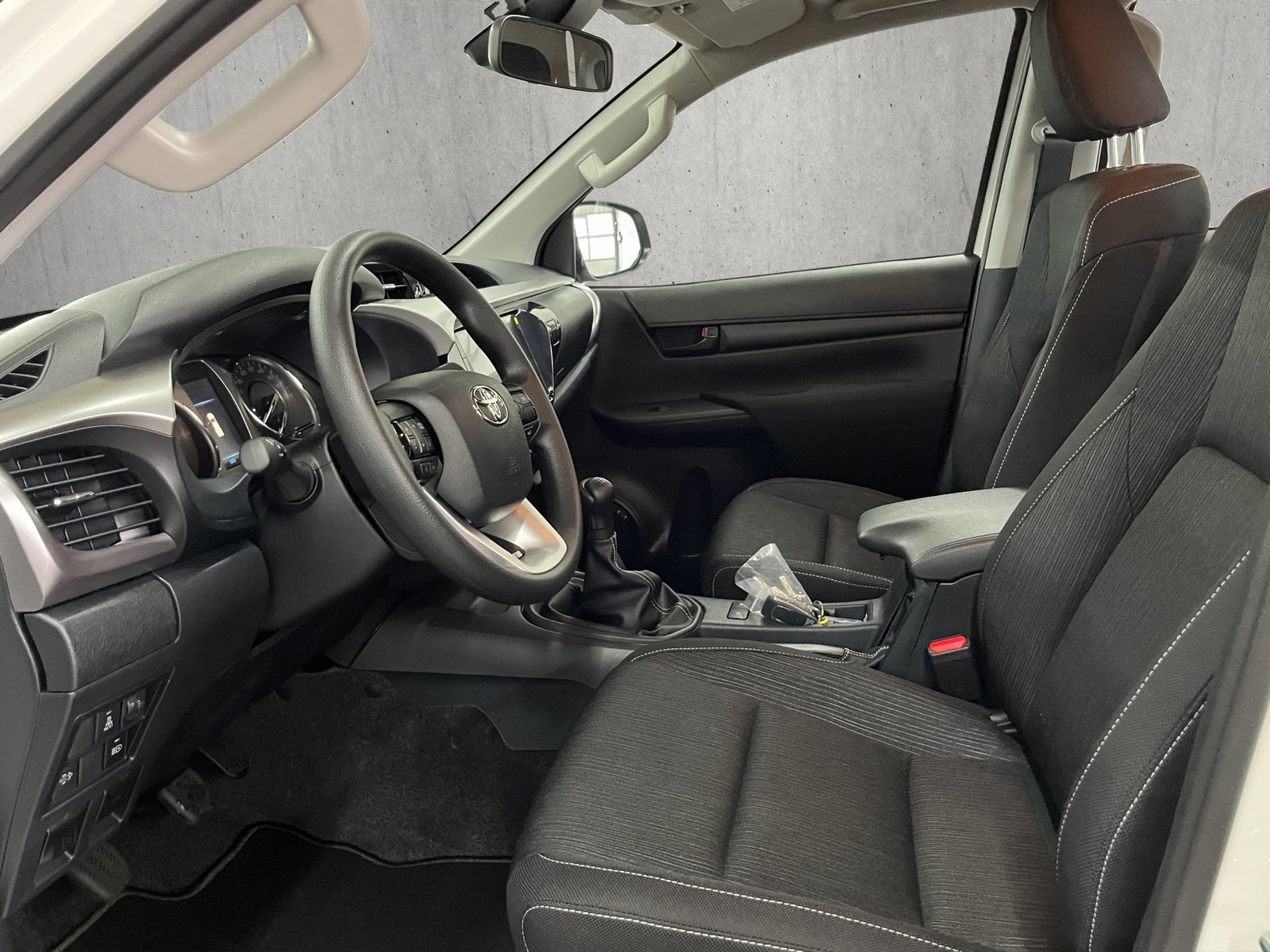 TOYOTA Hilux DC-pick-up 2.8D-4D Comfort, Diesel, Ex-demonstrator, Manual - 7