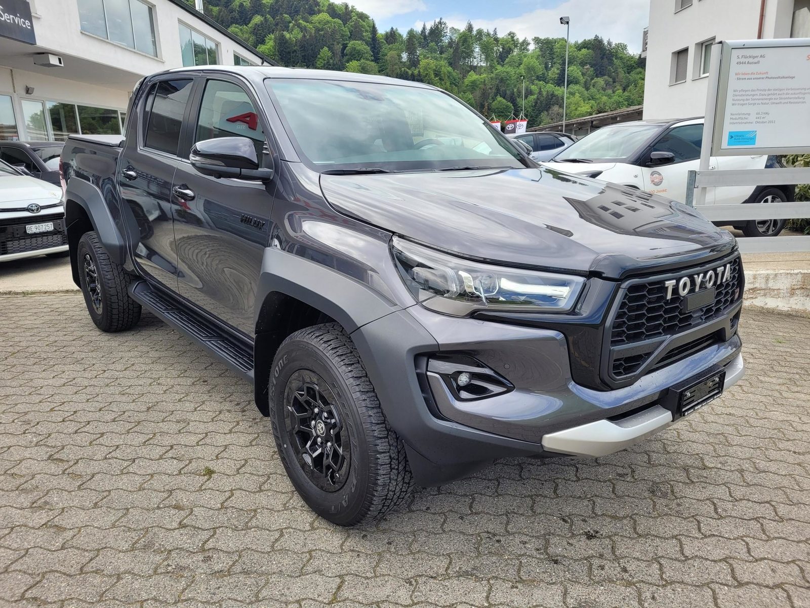 TOYOTA Hilux Double Cab.-Pick-up 2.8 D-4D 230 GR Sport II, Diesel, Auto nuove, Automatico - 3