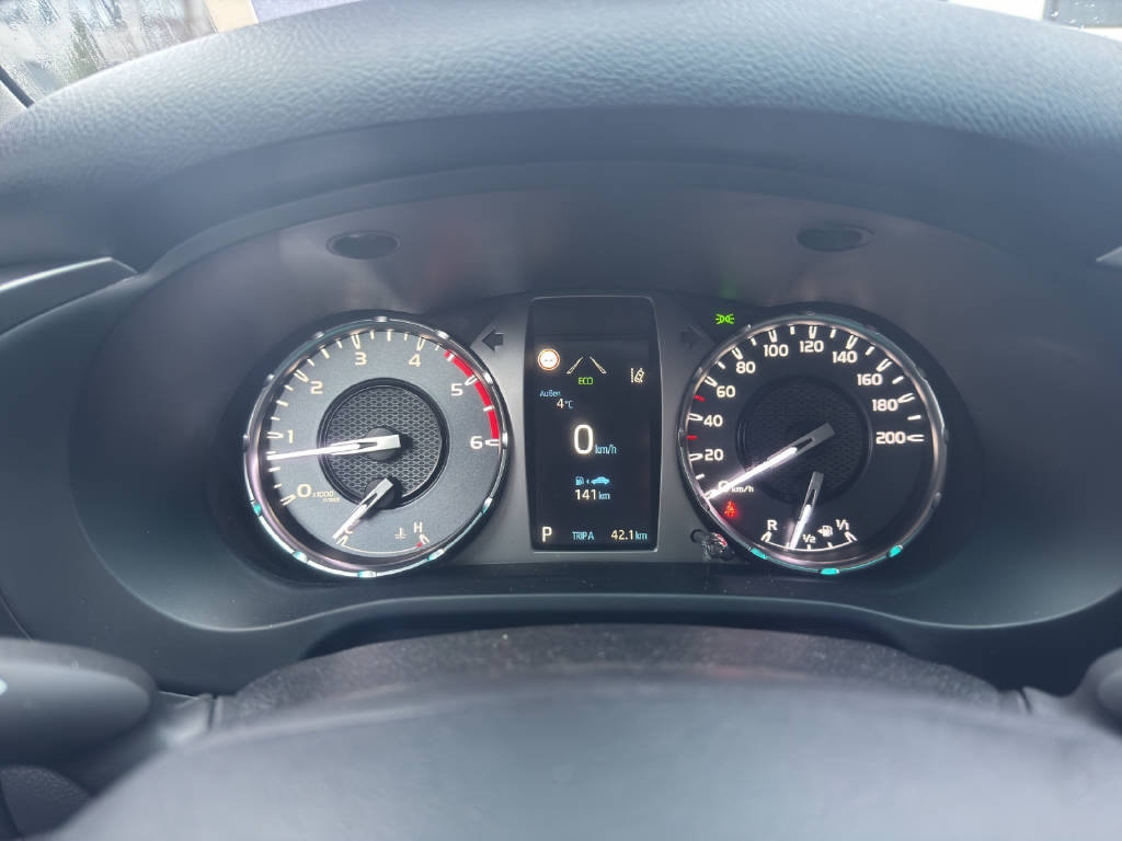 TOYOTA Hilux Double Cab.-Pick-up 2.4 D-4D 150 Style, Diesel, Auto nuove, Automatico - 7