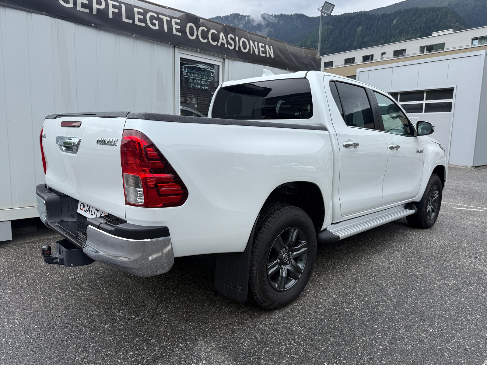 TOYOTA Hilux 2.4D-4D Comfort Double Cab 4x4 *2000 km * AHK 3, Diesel, Occasioni / Usate, Manuale - 4