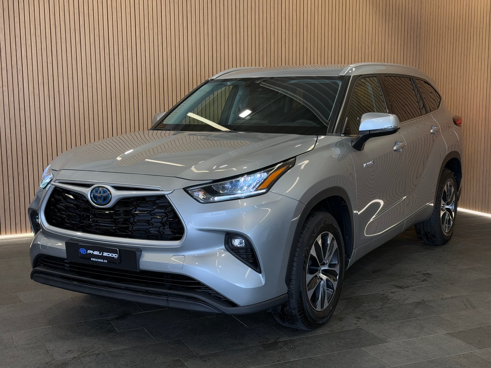 TOYOTA Highlander 2.5 HSD e-CVT 7 Sitzer