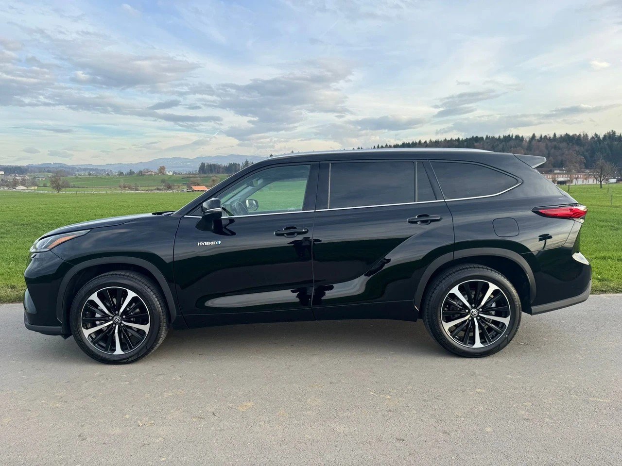 TOYOTA Highlander 2.5 HSD Premium e-CVT mit Anhängerkupplun, Voll-Hybrid Benzin/Elektro, Occasion / Gebraucht, Automatik - 4