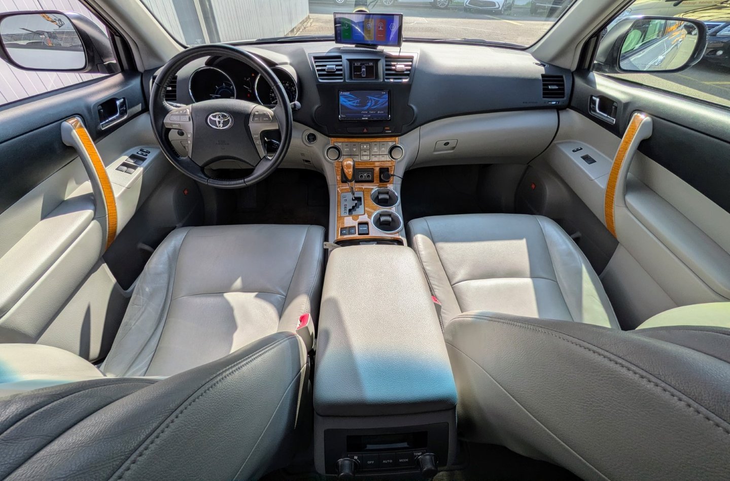 TOYOTA HIGHLANDER HYBRID LIMITED, Full-Hybrid Petrol/Electric, Second hand / Used, Automatic - 3