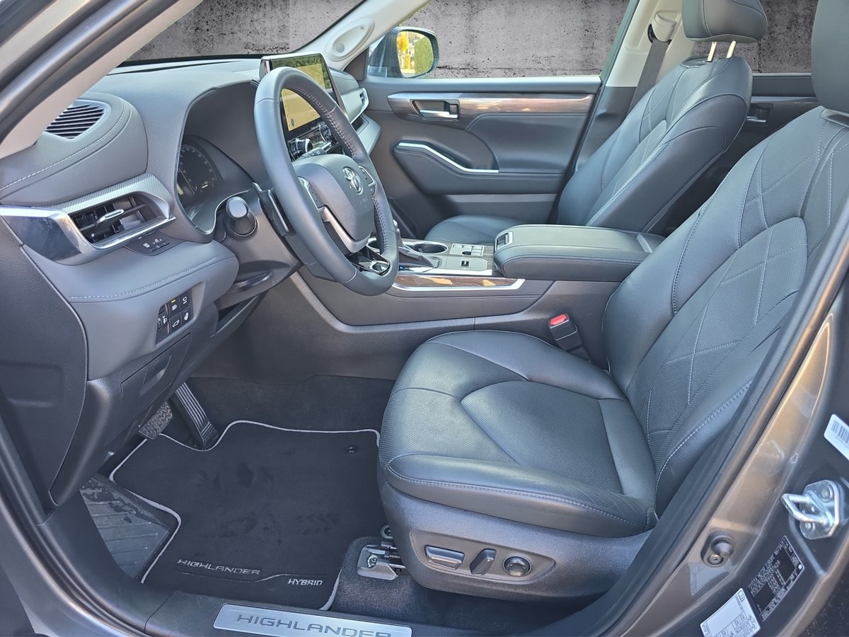 TOYOTA Highlander 2.5 HSD Premium e-CVT, Hybride Intégral Essence/Électricité, Occasion / Utilisé, Automatique - 4