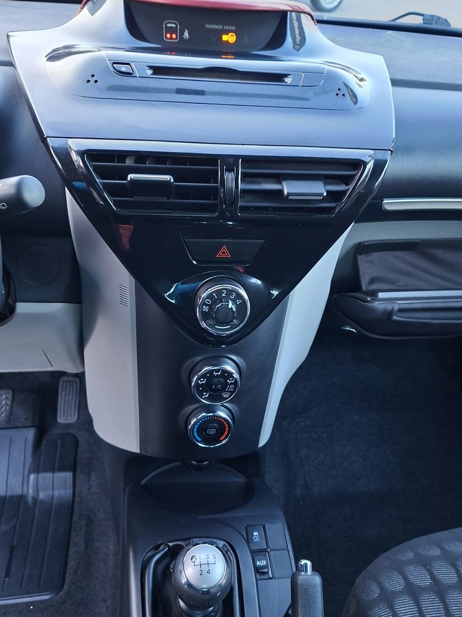 TOYOTA iQ 1.0 VVT-i Linea Terra, Petrol, Second hand / Used, Manual - 6