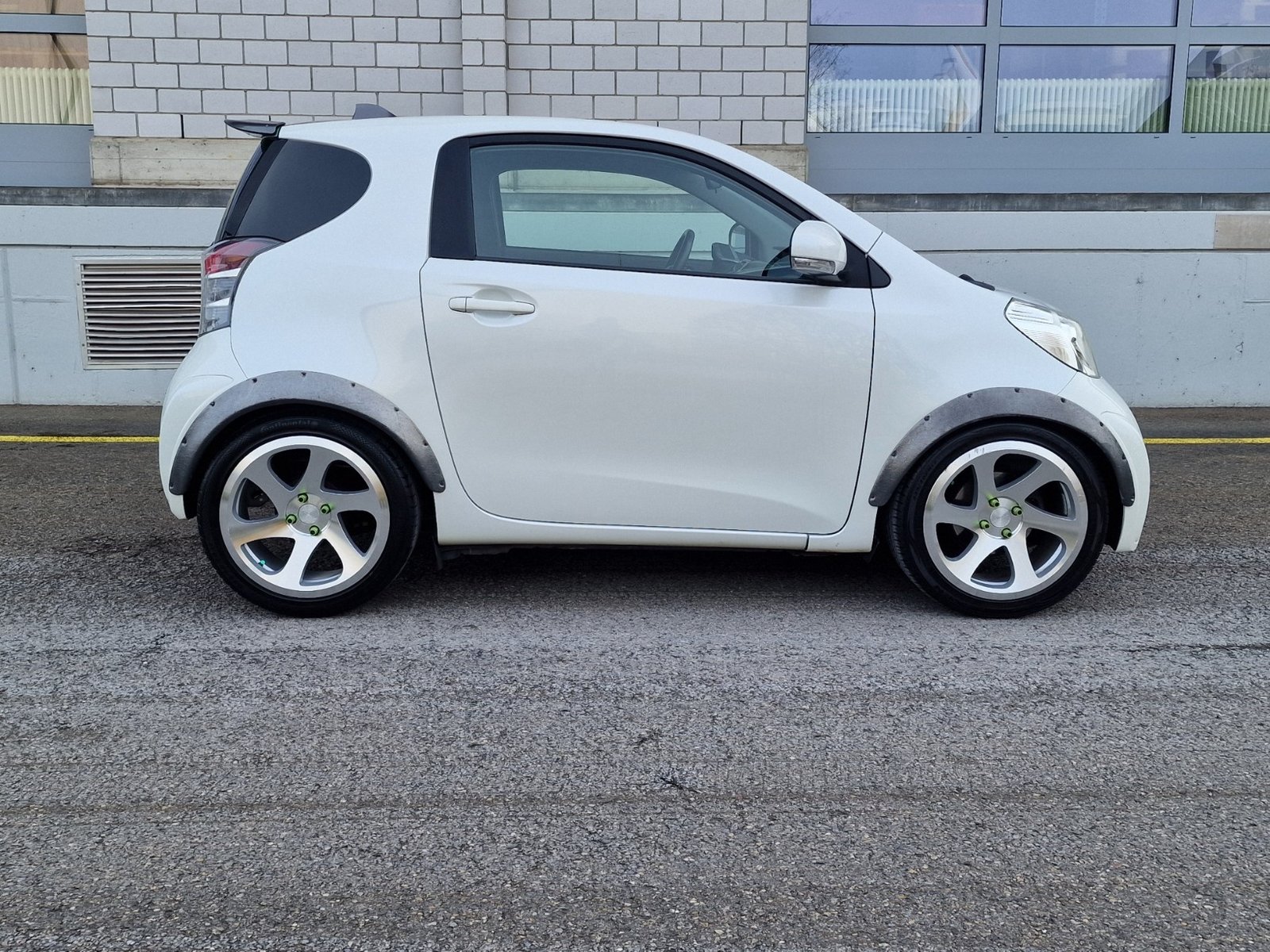 TOYOTA iQ2 1.0 VVT-i, Benzin, Occasion / Gebraucht, Handschaltung - 4