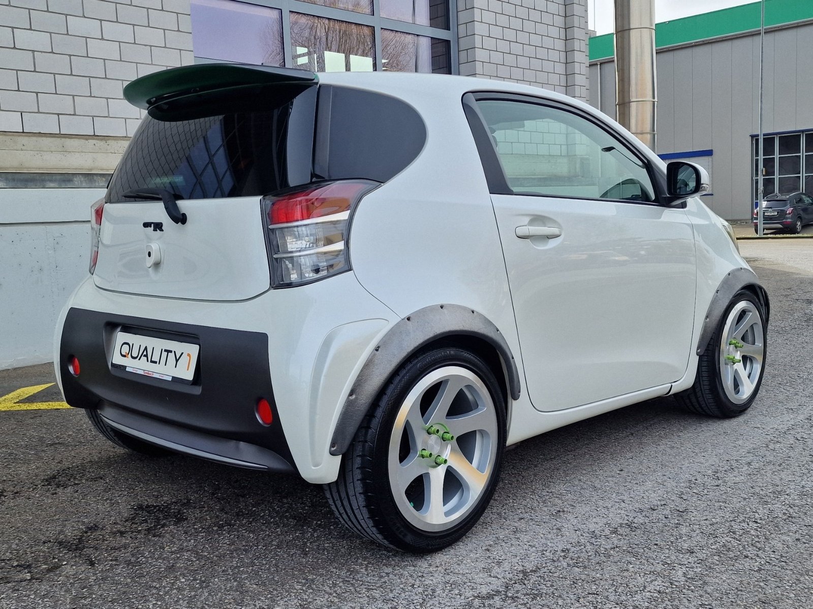 TOYOTA iQ2 1.0 VVT-i, Benzin, Occasion / Gebraucht, Handschaltung - 5