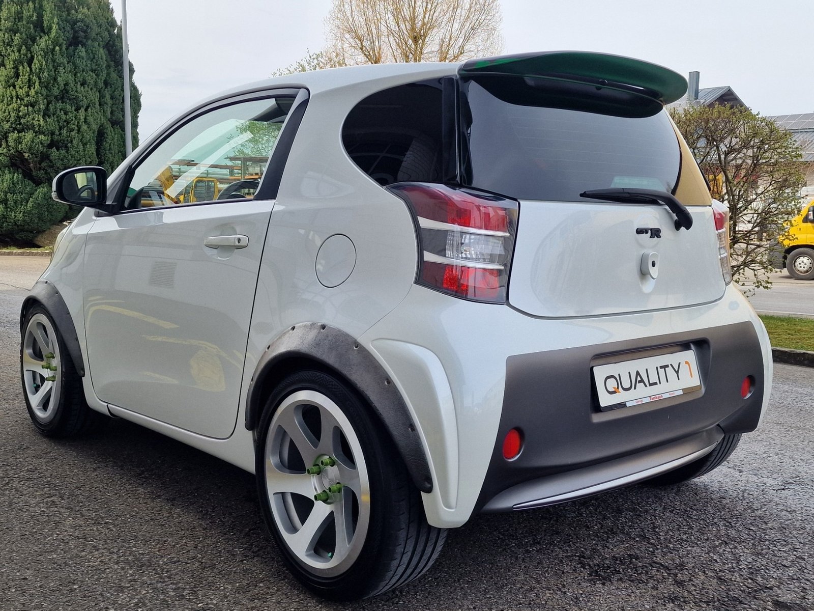 TOYOTA iQ2 1.0 VVT-i, Benzin, Occasion / Gebraucht, Handschaltung - 6