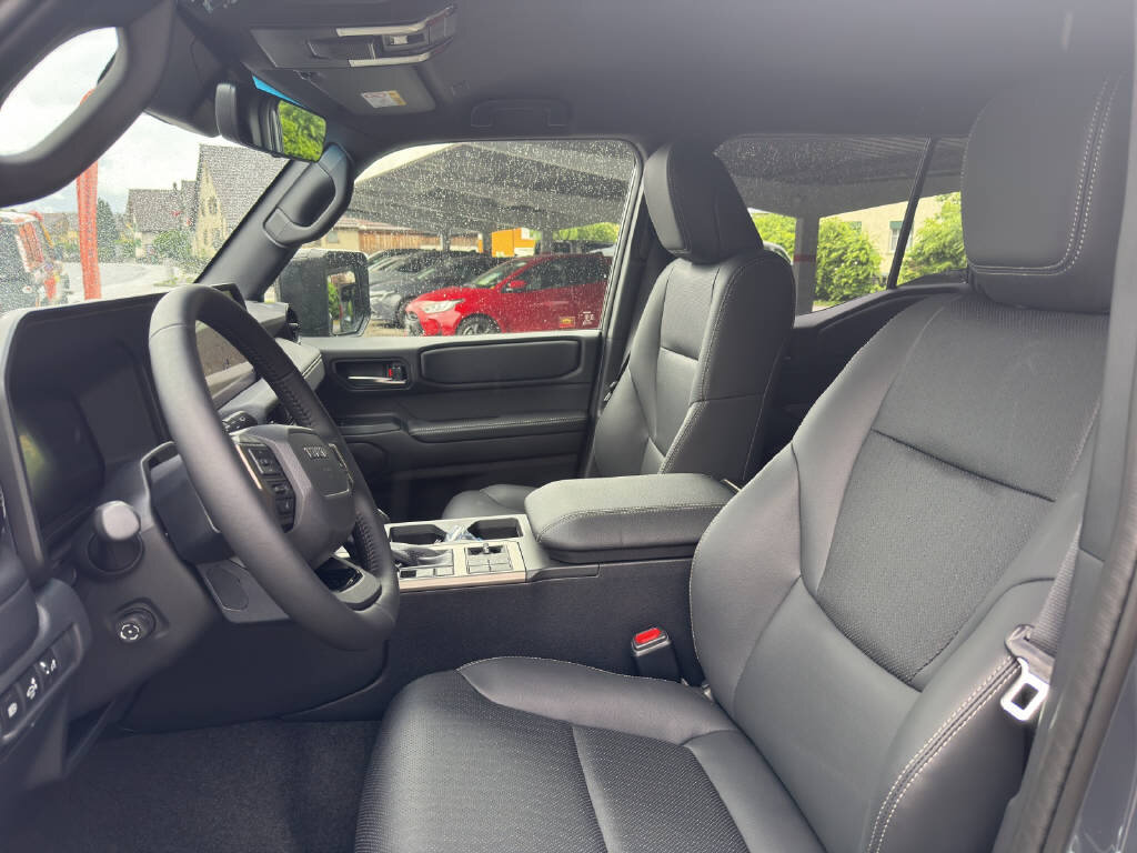 TOYOTA Land Cruiser 2.8 D 48V Style, Mild-Hybrid Diesel/Electric, Pre-registered new car, Automatic - 6
