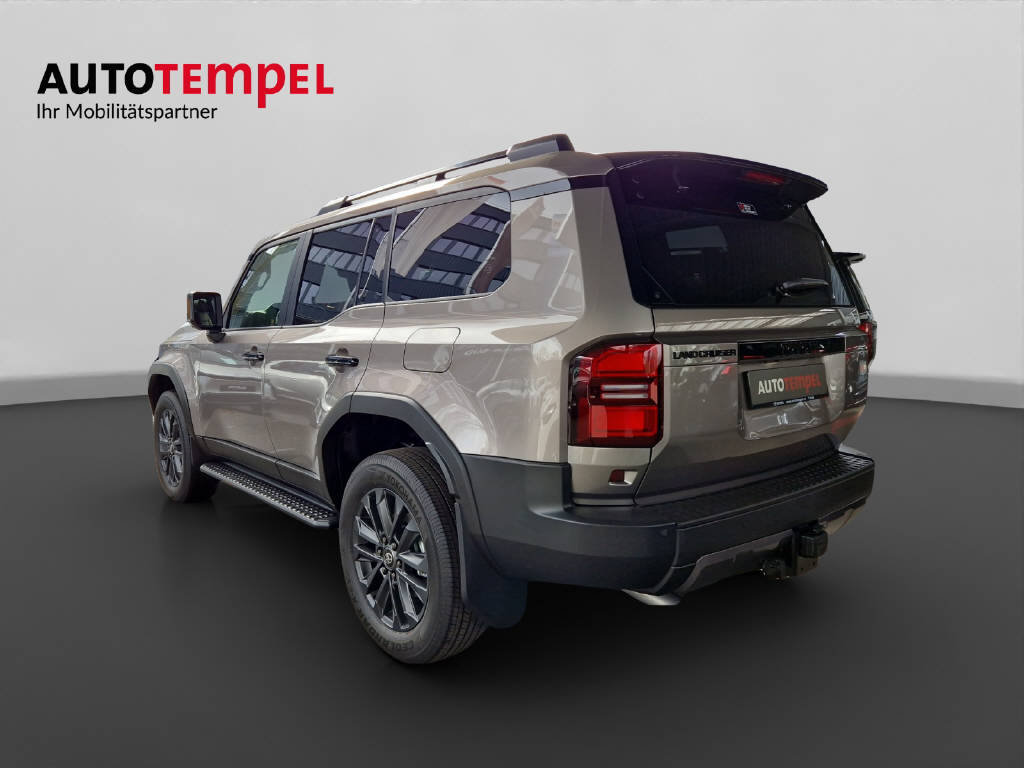 TOYOTA Land Cruiser 2.8 D 48V Invinci 48095/007, Mild-Hybrid Diesel/Elektro, Neuwagen, Automatik - 3