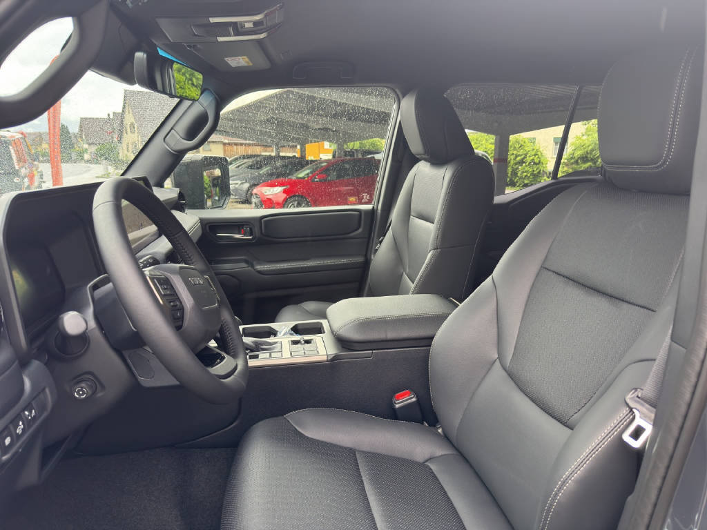TOYOTA Land Cruiser 2.8 D 48V Style, Mild-Hybrid Diesel/Electric, New car, Automatic - 6