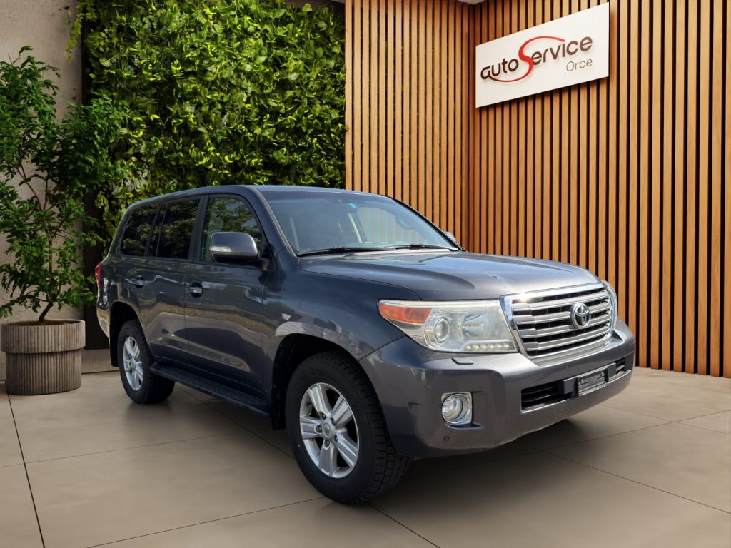 TOYOTA 4.5 D-4D V8 Linea Sol 5P.