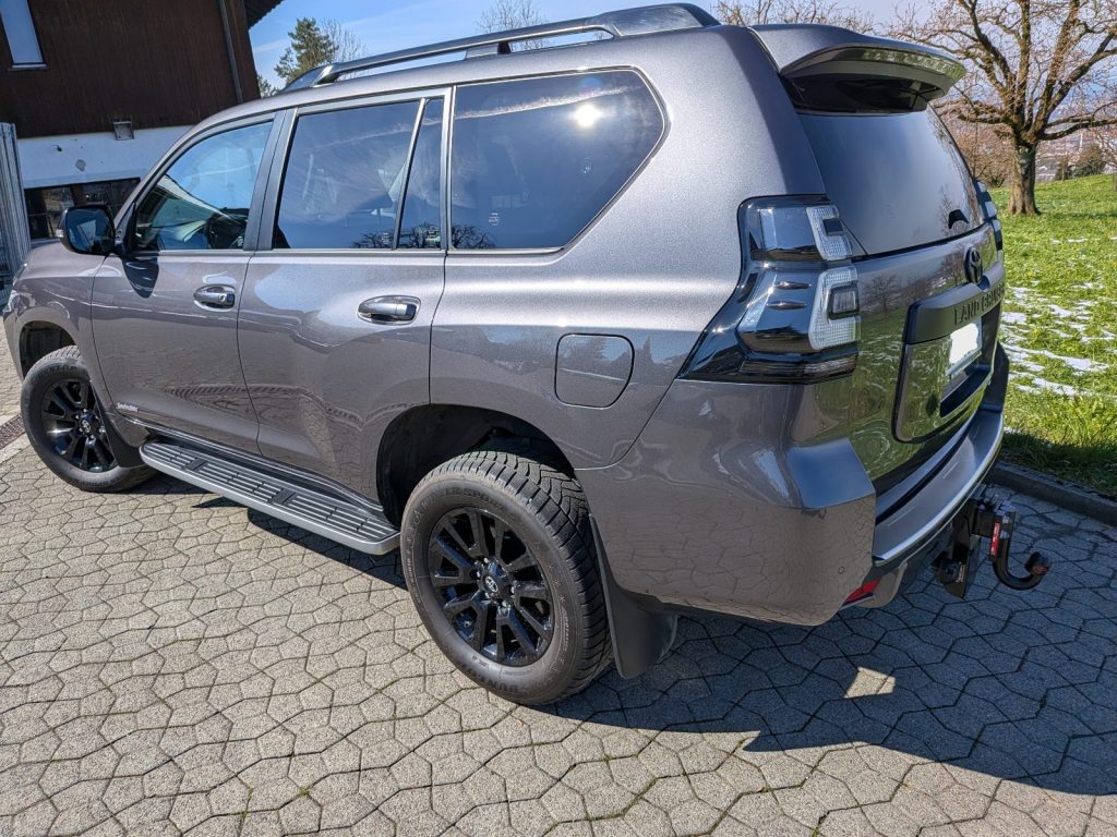 TOYOTA LAND CRUISER 2.8 D 204 Style, Diesel, Second hand / Used, Automatic - 3