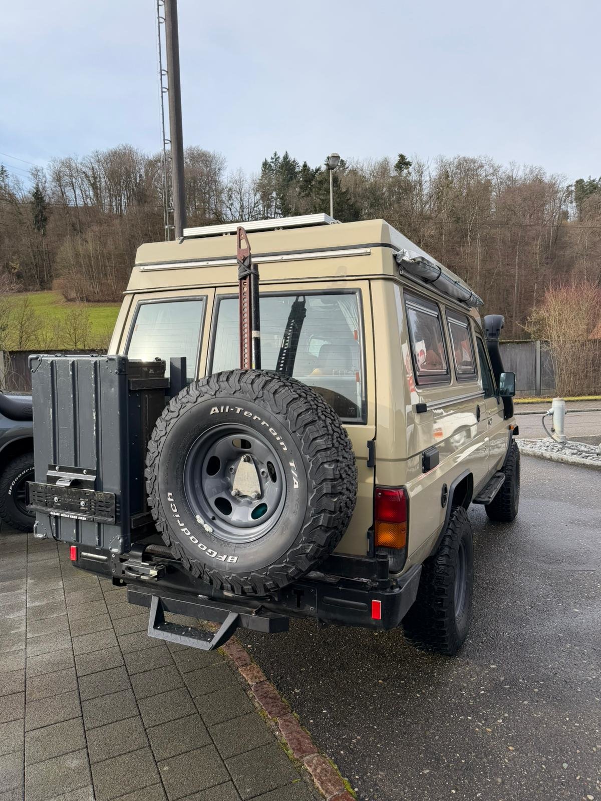 TOYOTA Land Cruiser 400 Hdt Long 4.2D, Diesel, Second hand / Used, Manual - 5
