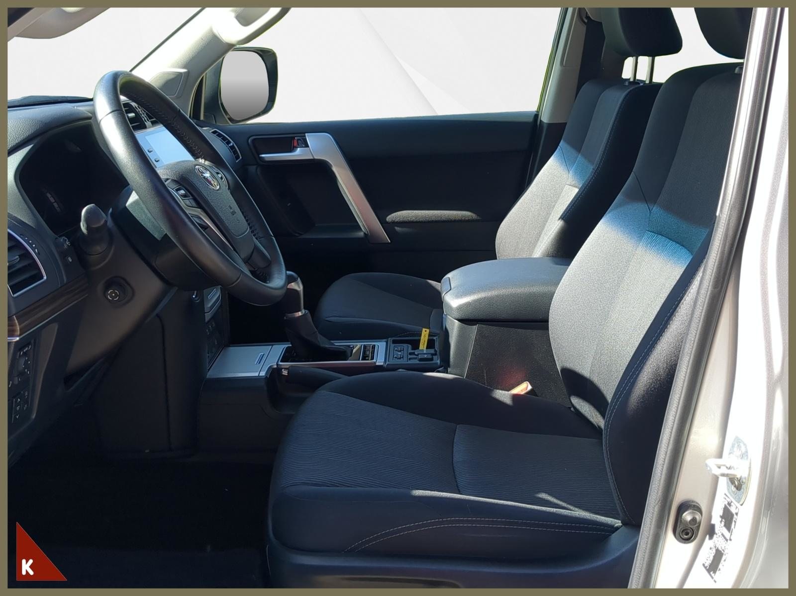 TOYOTA Land Cruiser 2.8 D 204 Style, Diesel, Occasion / Gebraucht, Automatik - 7