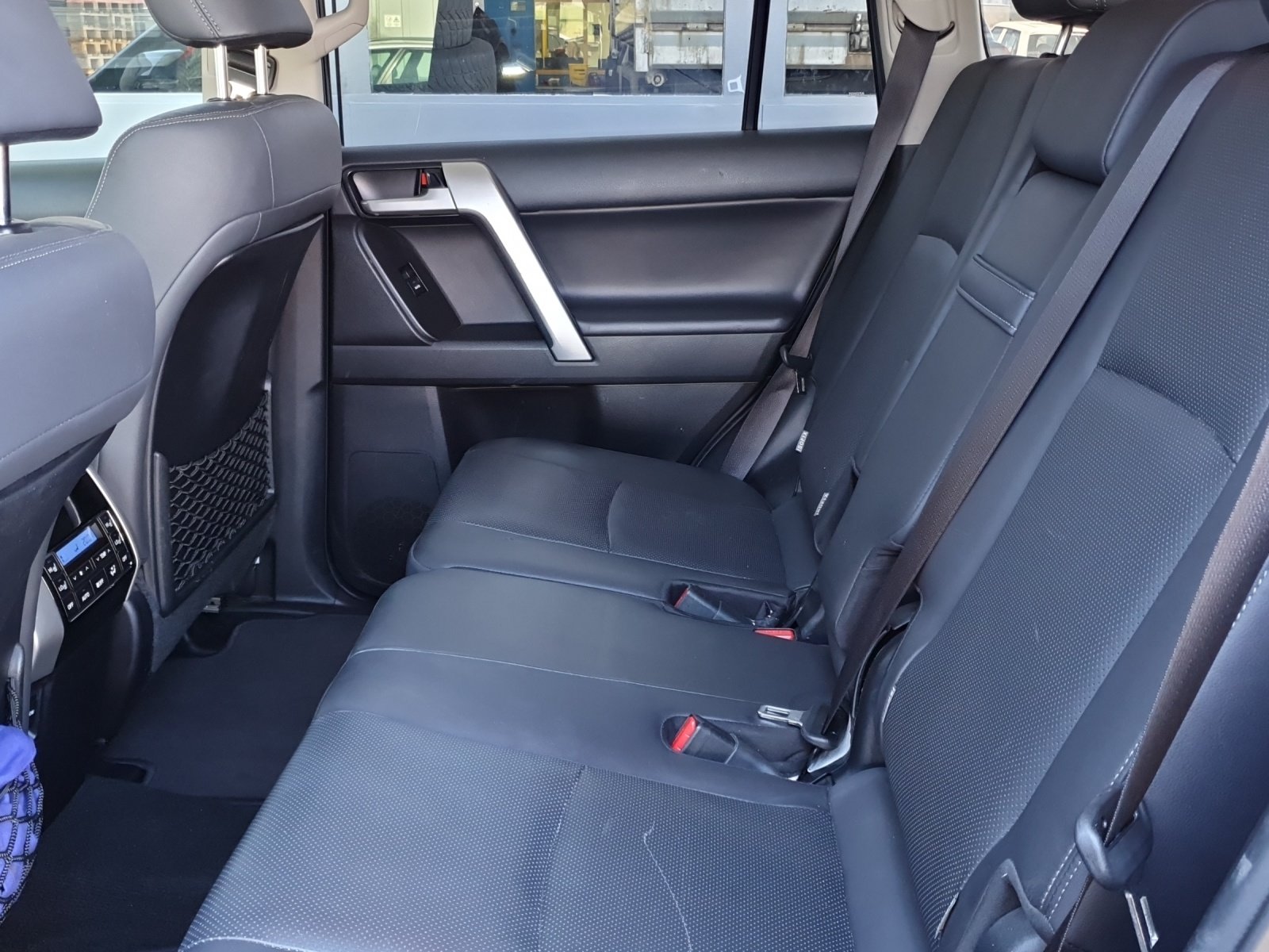 TOYOTA Land Cruiser 2.8 D 177 Style, Diesel, Occasion / Gebraucht, Automatik - 7