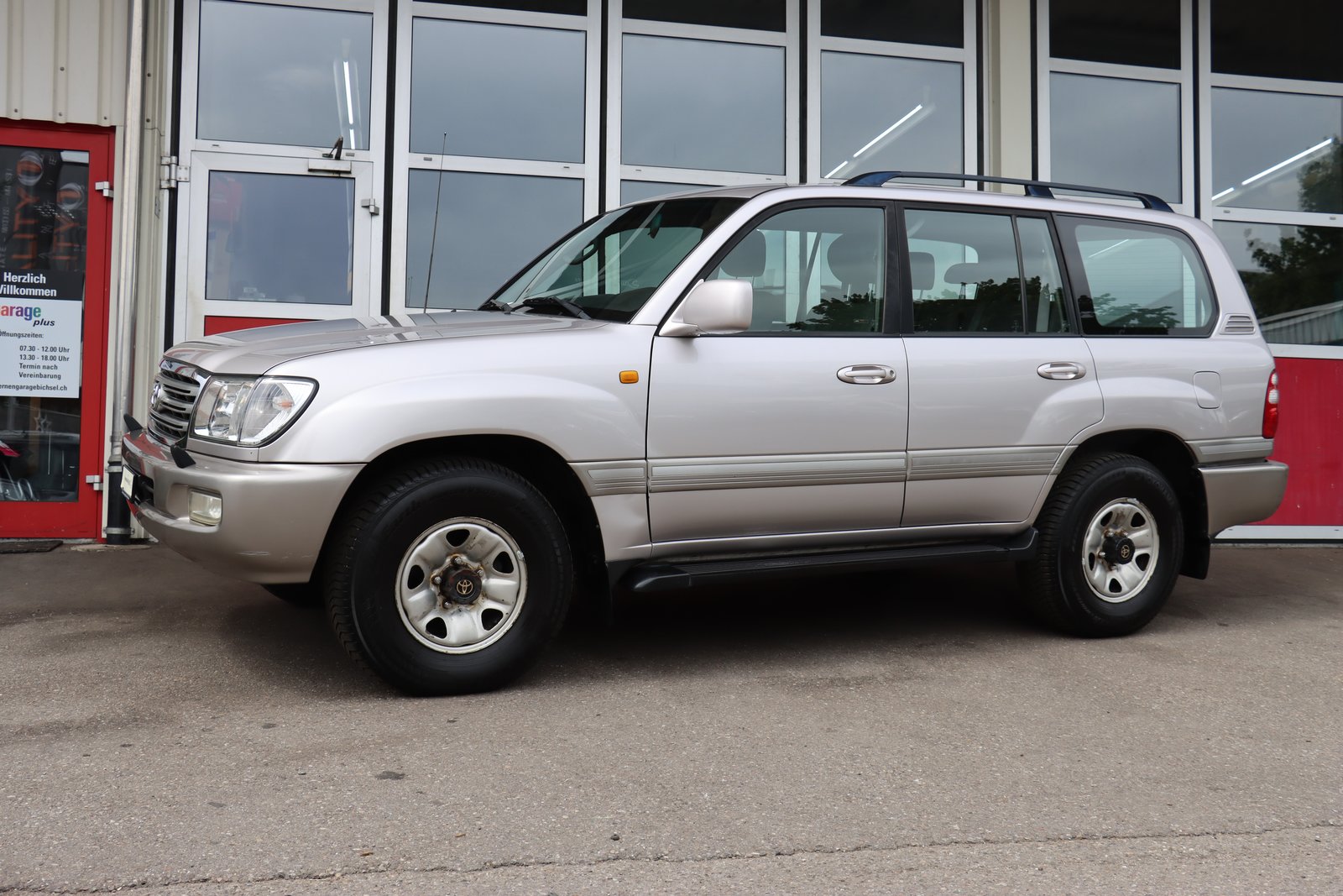 TOYOTA Land Cruiser 500 4.2TD S.Saloon, Diesel, Occasion / Utilisé, Manuelle - 5
