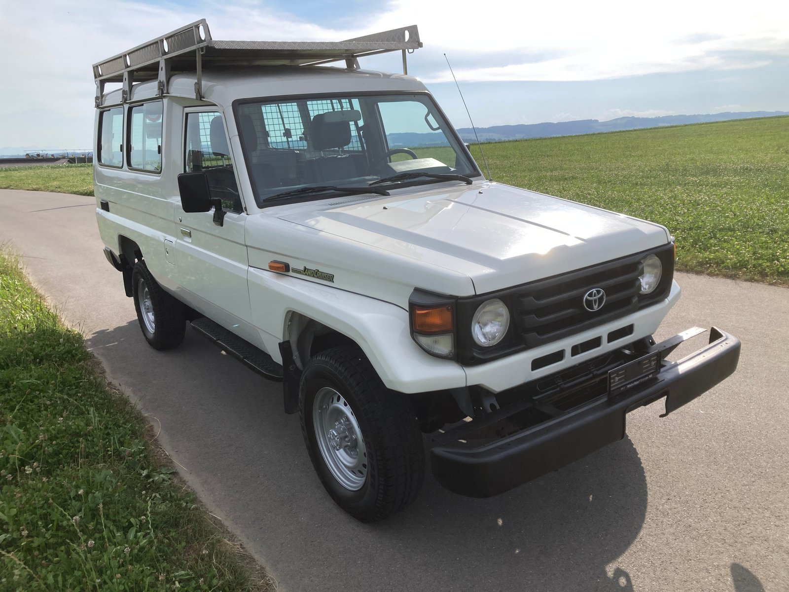 TOYOTA Land Cruiser 400 Hdt Long 4.2D, Diesel, Second hand / Used, Manual - 2