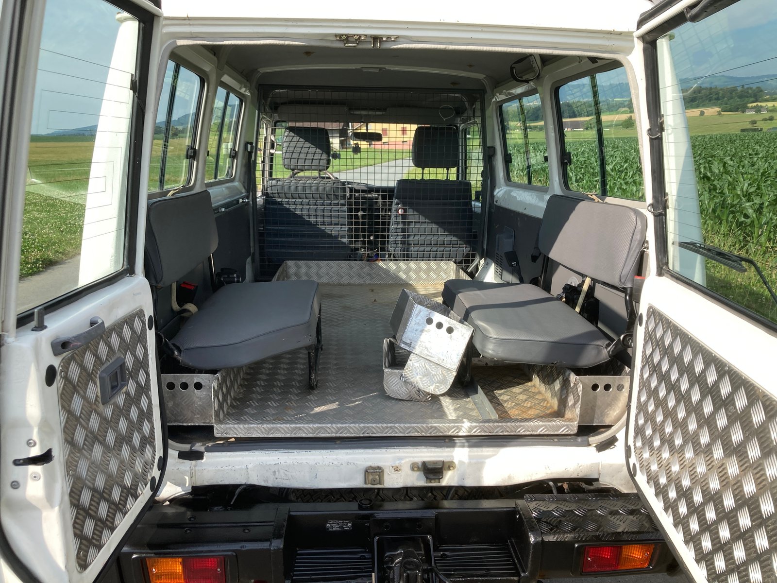 TOYOTA Land Cruiser 400 Hdt Long 4.2D, Diesel, Second hand / Used, Manual - 7