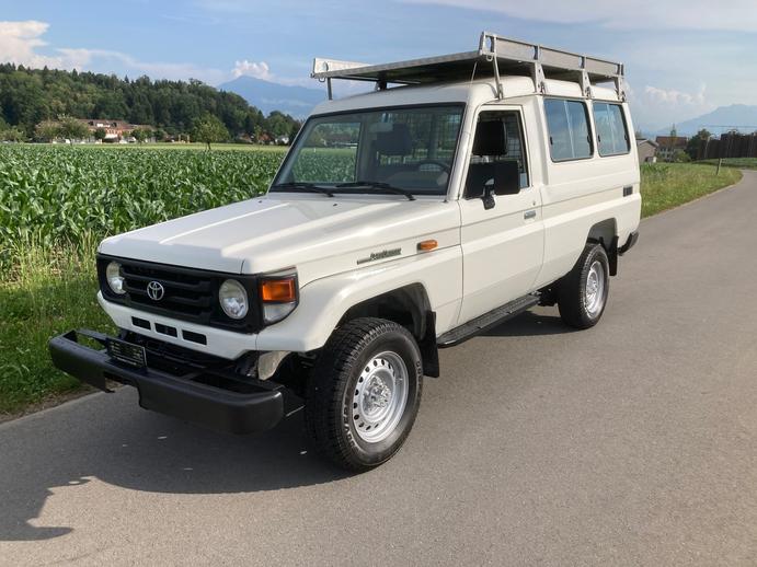 TOYOTA Land Cruiser 400 Hdt Long 4.2D mit 6.000 KG Anhängel, Diesel, Occasion / Utilisé, Manuelle