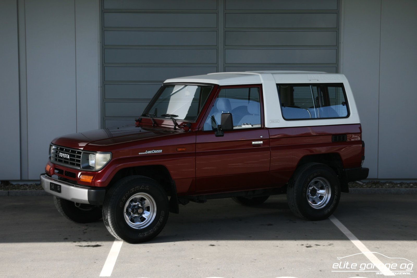TOYOTA Land Cruiser RJ 73 LV-MNEW FRP-Top
