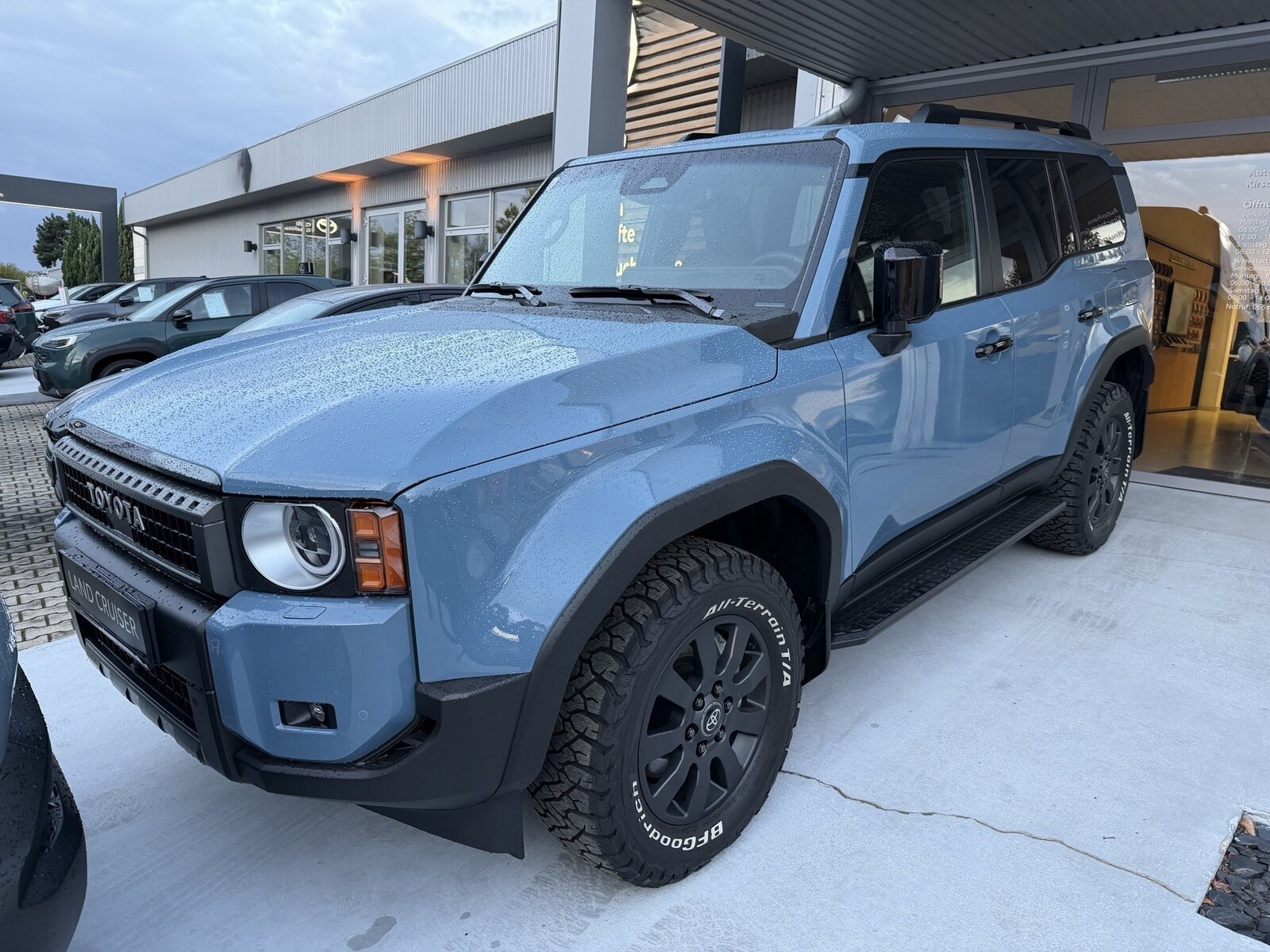 TOYOTA Land Cruiser 2.8TD Swiss Edition mit Allterrainreifen + AHK