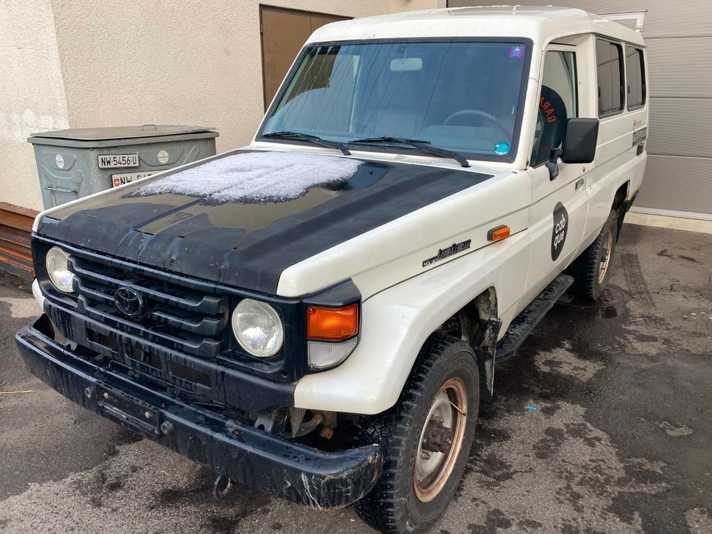 TOYOTA Land Cruiser 400 4.2 D HZJ 78 Hardtop Long
