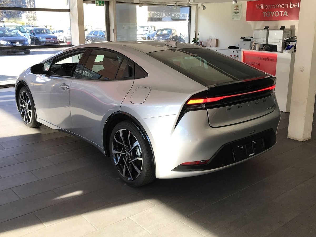 TOYOTA Prius 2.0 VVT-i Plug-in Hybrid Style, Plug-in-Hybrid Petrol/Electric, New car, Automatic - 5