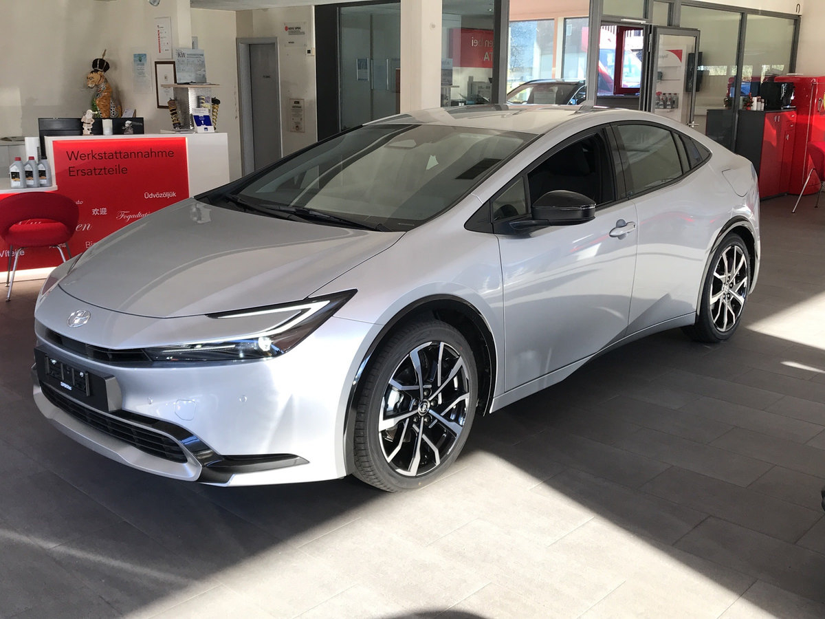 TOYOTA Prius 2.0 VVT-i Plug-in Hybrid Style, Plug-in-Hybrid Petrol/Electric, New car, Automatic - 6