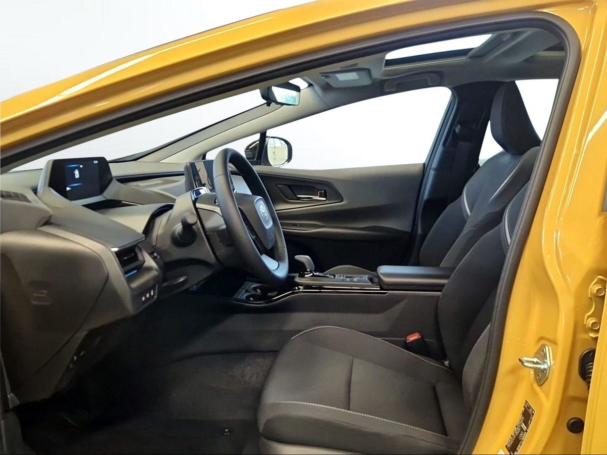 TOYOTA Prius 2.0 Plug-In-Hybrid Style, Plug-in-Hybrid Petrol/Electric, New car, Automatic - 5
