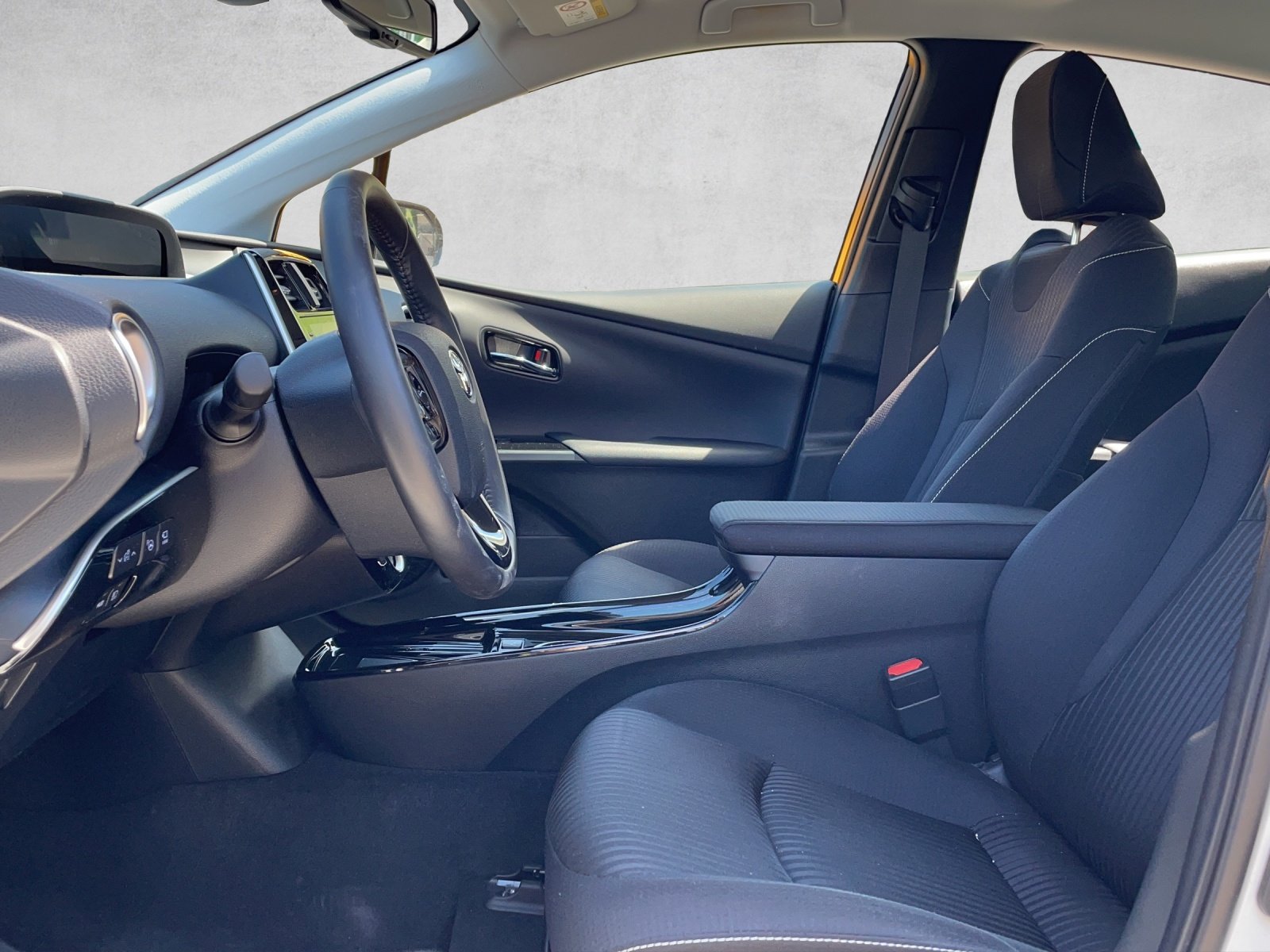 TOYOTA Prius 1.8 VVTi HSD Plug-In Pre, Essence, Occasion / Utilisé, Automatique - 5