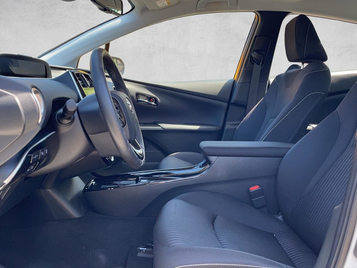 TOYOTA Prius 1.8 VVTi HSD Plug-In Premium, Plug-in-Hybrid Petrol/Electric, Second hand / Used, Automatic - 5