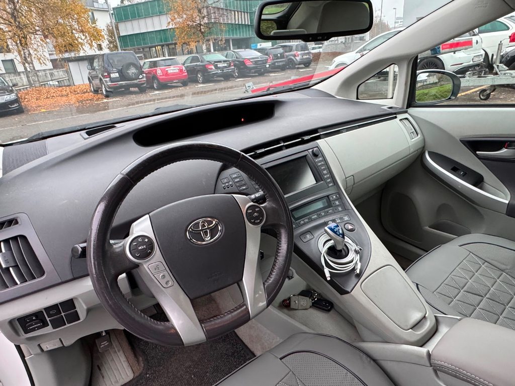 TOYOTA Prius 1.8 VVTi HSD Luna, Hybride Intégral Essence/Électricité, Occasion / Utilisé, Automatique - 7