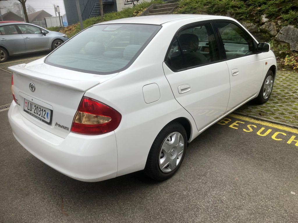 TOYOTA Prius 1.5 16V Hybrid, Benzin, Occasion / Gebraucht, Automat - 4