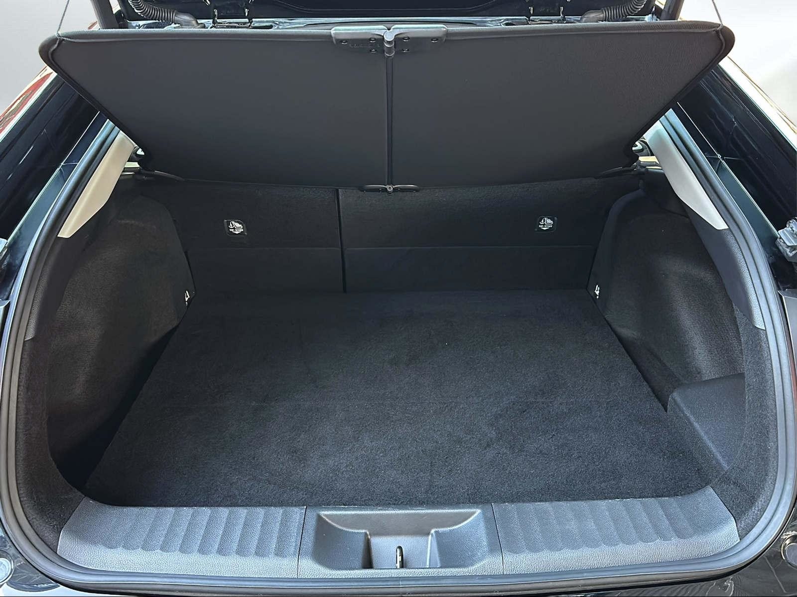 TOYOTA Prius 2.0 Plug-In-Hybrid Style, Plug-in-Hybrid Benzin/Elektro, Occasion / Gebraucht, Automatik - 7